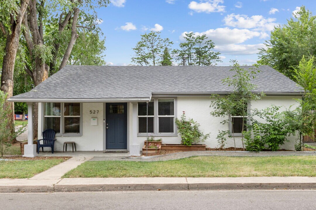527 S Bryan Ave in Fort Collins, CO - Building Photo