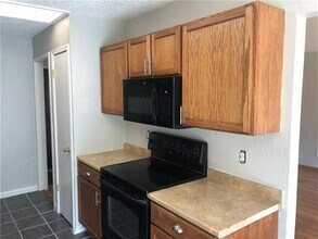 702 Creekside Dr in Euless, TX - Building Photo - Building Photo