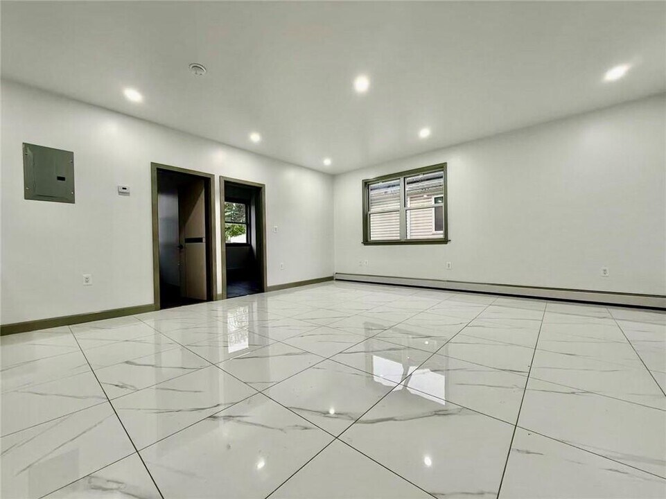 54 Irving Pl in Staten Island, NY - Building Photo