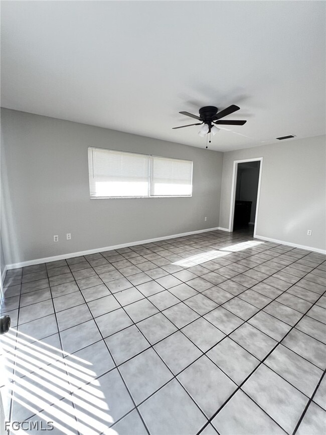 property at 609 SE 23rd Pl