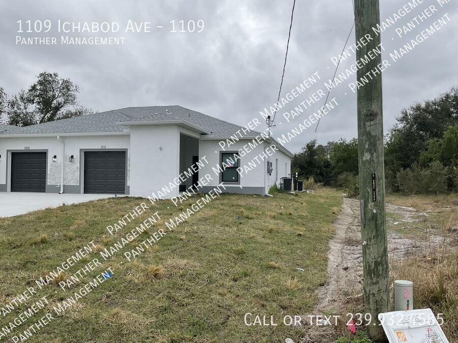 1109 Ichabod Ave-Unit -1109 in Lehigh Acres, FL - Building Photo
