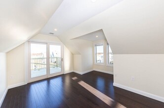 10 Malvern Ter, Unit 2 in Medford, MA - Foto de edificio - Building Photo