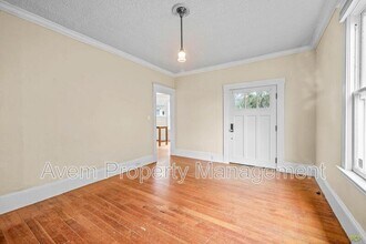 626 NE Russell St in Portland, OR - Foto de edificio - Building Photo