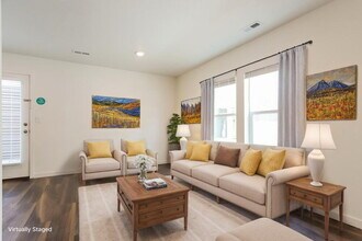 18596 E 47th Pl, Unit 2E in Denver, CO - Foto de edificio - Building Photo