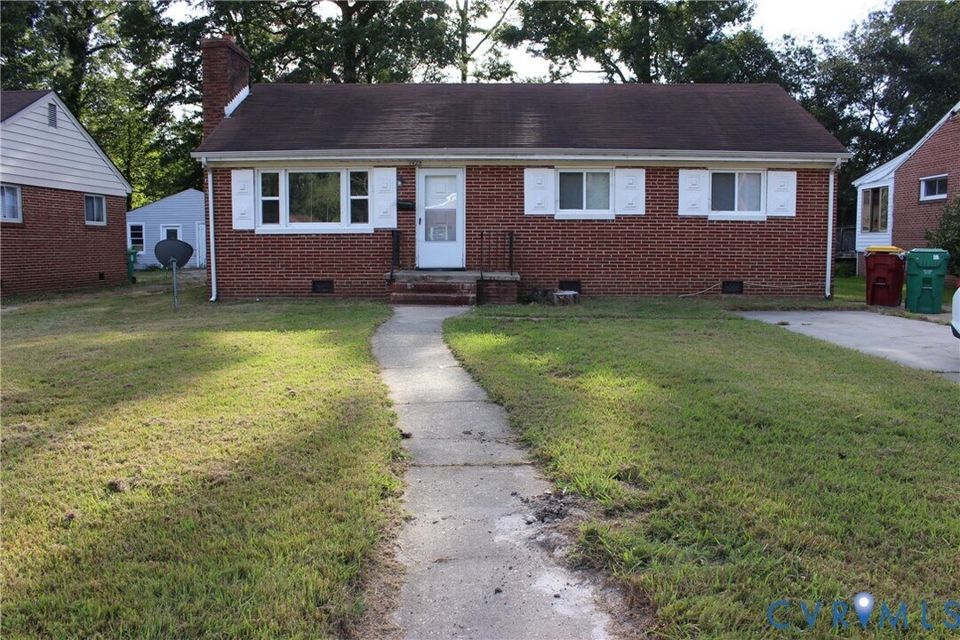 1928 Burks St in Petersburg, VA - Building Photo