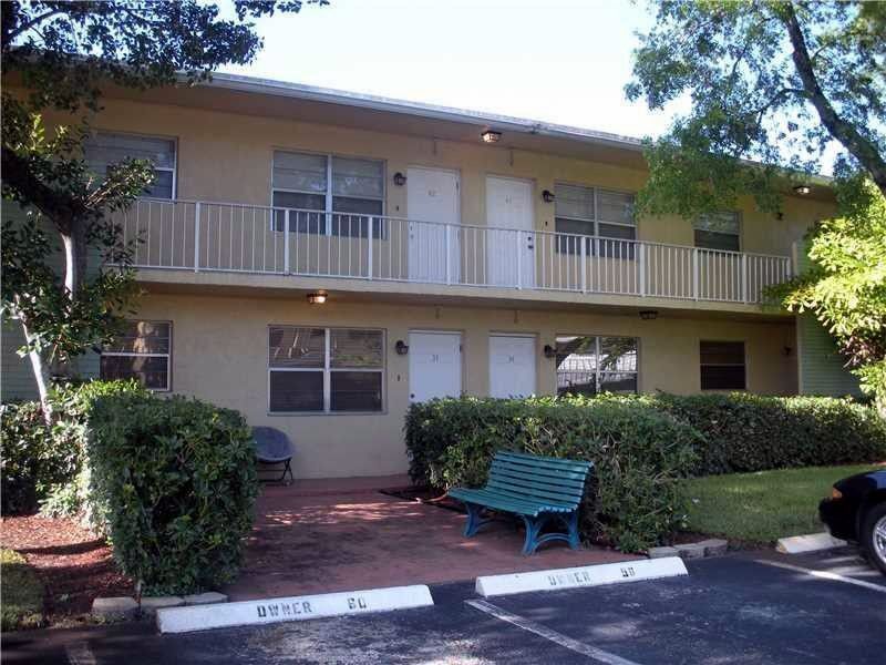 2607 NE 8th Ave, Unit 7 in Wilton Manors, FL - Building Photo