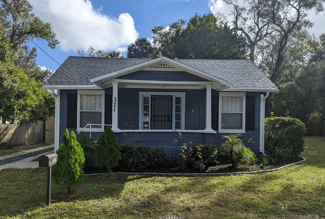 321 S Osceola St in DeLand, FL - Foto de edificio