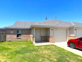 1401 17th St in Shallowater, TX - Building Photo