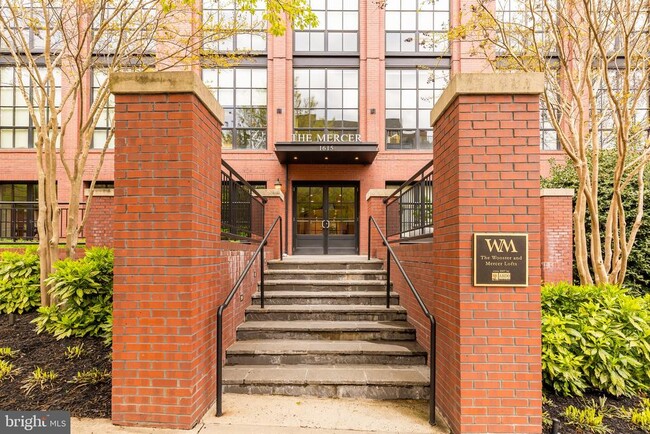 1615 N Queen St in Arlington, VA - Foto de edificio - Building Photo