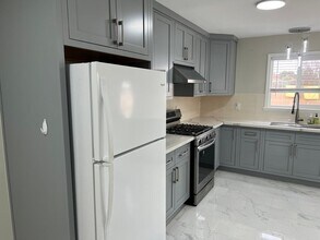 1858 S Gail Ln in Anaheim, CA - Building Photo - Building Photo