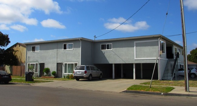 225 S Russell Ave in Santa Maria, CA - Building Photo - Building Photo