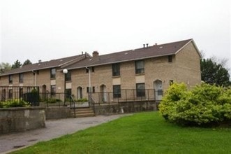 Goodview Townhomes in Toronto, ON - Building Photo - Building Photo