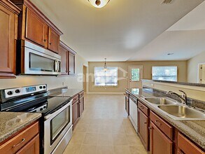 1012 Neeleys Bnd in Spring Hill, TN - Building Photo - Building Photo