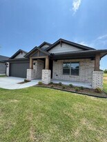 20100 Woodrock St in Harrah, OK - Building Photo
