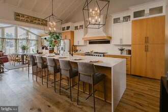 13230 Falls Rd in Cockeysville, MD - Building Photo - Building Photo