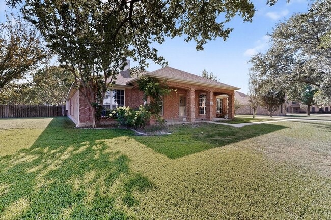 property at 920 Mason Ln