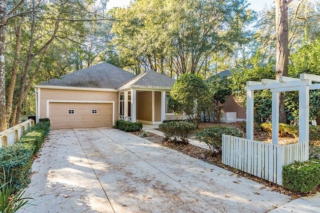 10166 SW 52nd Rd