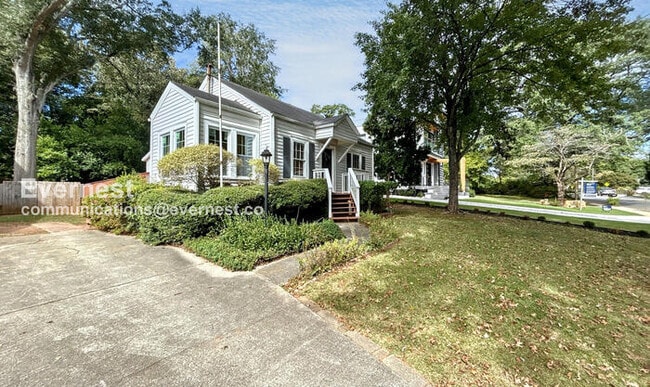 812 Sycamore Dr in Decatur, GA - Building Photo - Building Photo
