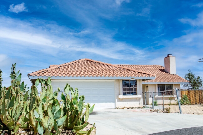 property at 5785 Hall Ln