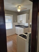 295 Crestwood Ave, Unit Upper in Buffalo, NY - Foto de edificio - Building Photo