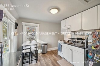 136 Windsor St in Sun Prairie, WI - Building Photo - Building Photo