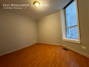 3248 W Douglas Blvd-Unit -1 in Chicago, IL - Building Photo - Building Photo