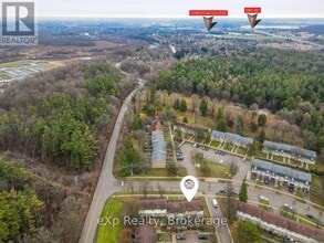 165-165 Green Valley Dr in Kitchener, ON - Building Photo - Building Photo