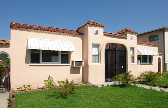 1049 Western Ave in Glendale, CA - Foto de edificio - Building Photo