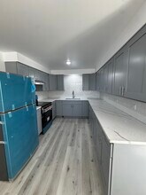 4656 W 87th St in Chicago, IL - Building Photo - Building Photo