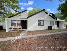 8230 San Jose Manor Dr E in Jacksonville, FL - Building Photo