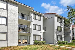 9088 W Atlantic Blvd in Coral Springs, FL - Building Photo