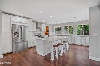 2816 N 70th St in Scottsdale, AZ - Building Photo - Building Photo