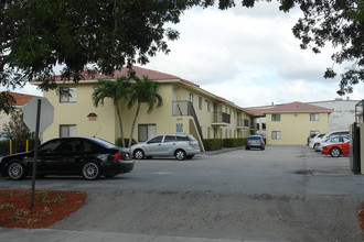 2333 W 74th St in Hialeah, FL - Building Photo - Building Photo