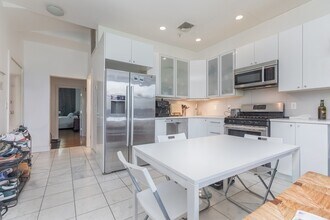 1666 Washington St, Unit 4 in Boston, MA - Building Photo - Building Photo
