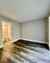 7108 Waterside Dr in Tampa, FL - Building Photo - Building Photo