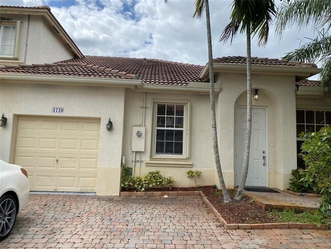 1720 NW 78th Way in Pembroke Pines, FL - Building Photo - Building Photo