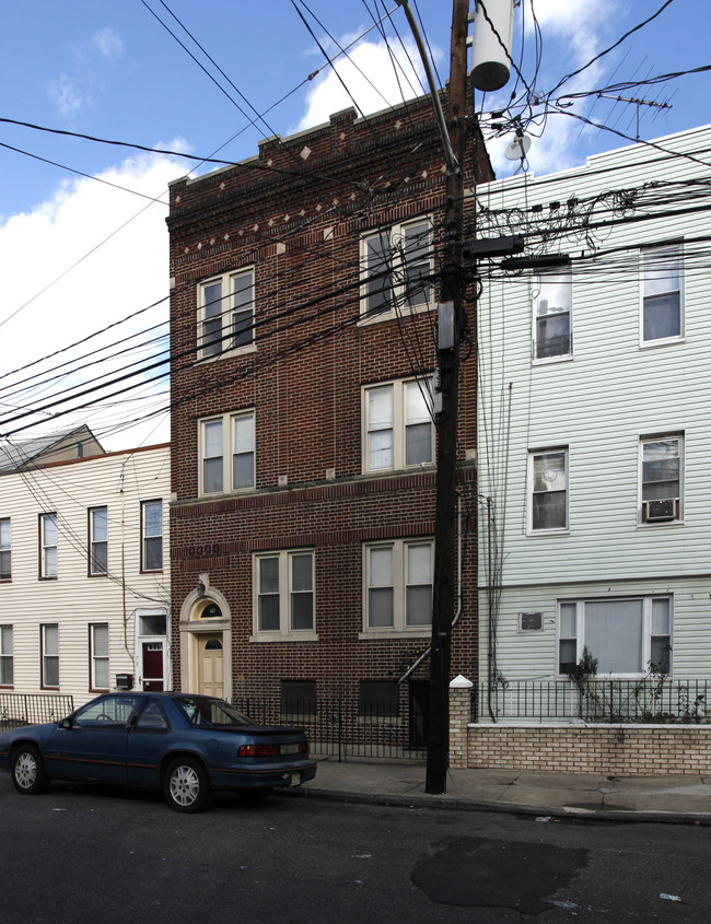 76 Beacon Ave in Jersey City, NJ - Building Photo - Building Photo