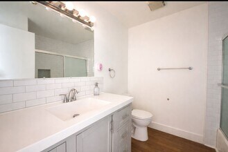 7401 Delco Pl in Los Angeles, CA - Building Photo - Building Photo