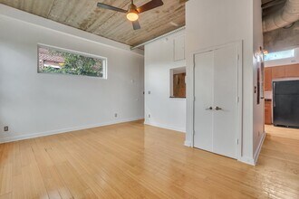 536 Selma St, Unit Apt B in Savannah, GA - Building Photo - Building Photo