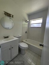 6504 Moseley St in Hollywood, FL - Building Photo - Building Photo