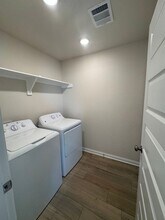 1340 Kingsgate Dr in Bryan, TX - Building Photo - Building Photo