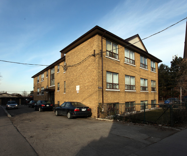 2818 Keele St in Toronto, ON - Building Photo - Primary Photo