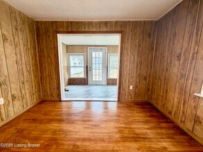 1906 Hand Ave in New Albany, IN - Foto de edificio - Building Photo