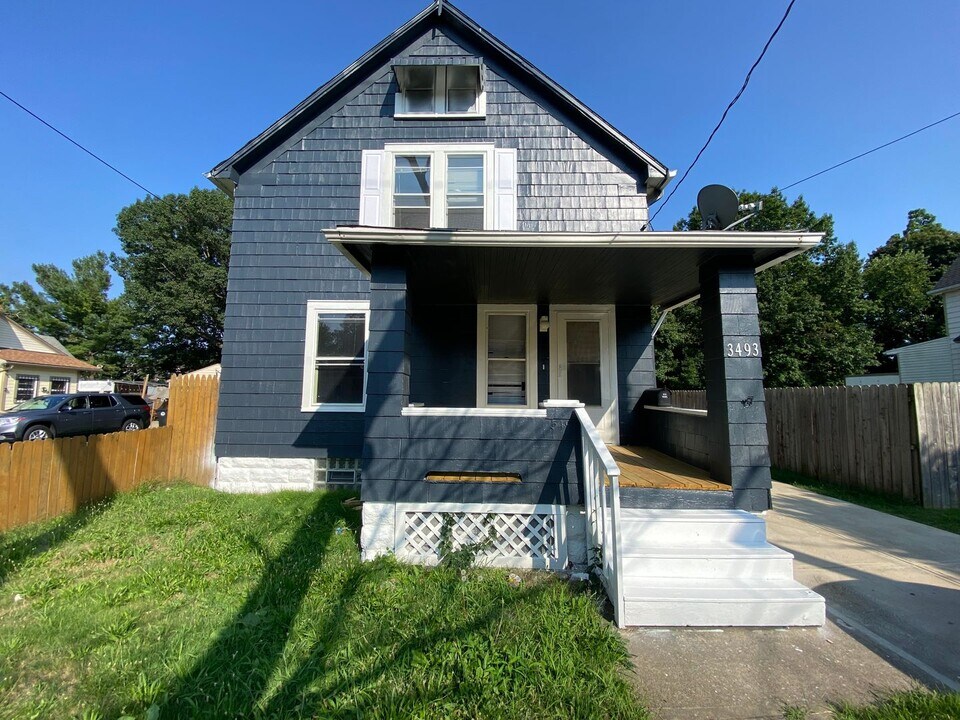 3493 W 56th St in Cleveland, OH - Building Photo