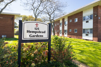 The Hempstead Gardens in West Hempstead, NY - Building Photo - Building Photo