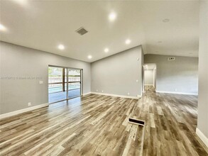 4497 Sugar Pine Dr in Boca Raton, FL - Building Photo - Building Photo