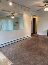 65 Gateway Dr in Copiague, NY - Building Photo - Building Photo