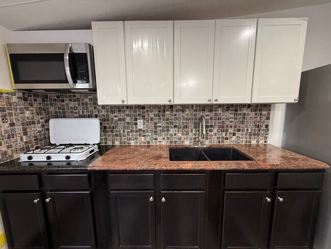 220 NE 12th Ave in Homestead, FL - Building Photo - Building Photo