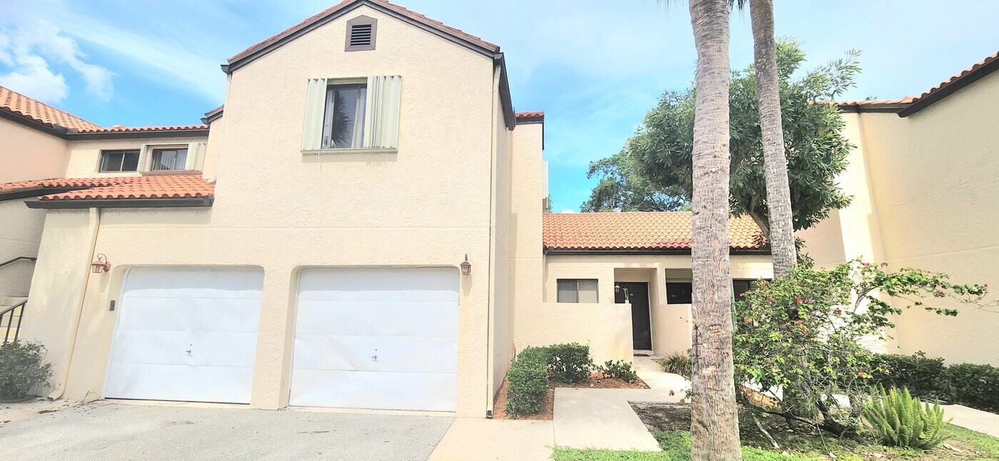 14 Vía De Casas Sur in Boynton Beach, FL - Building Photo