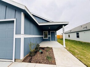 12443 Lost Rock Dr in Rhome, TX - Building Photo - Building Photo